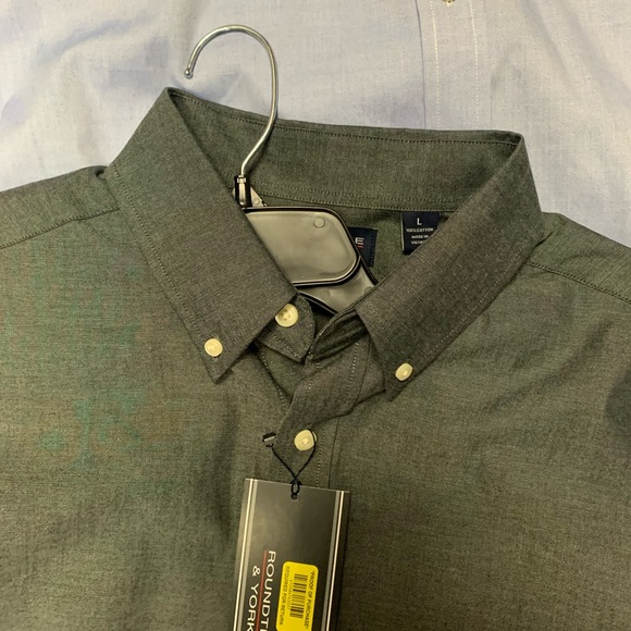 Bundle of men’s dress shirts - Picture 7 of 8